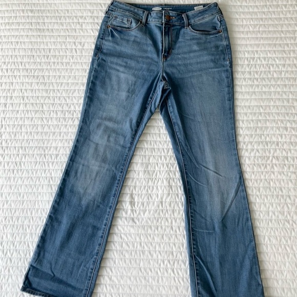 👖HP👖 Old Navy Mid Rise Boot Cut Jeans 8P - Picture 3 of 6